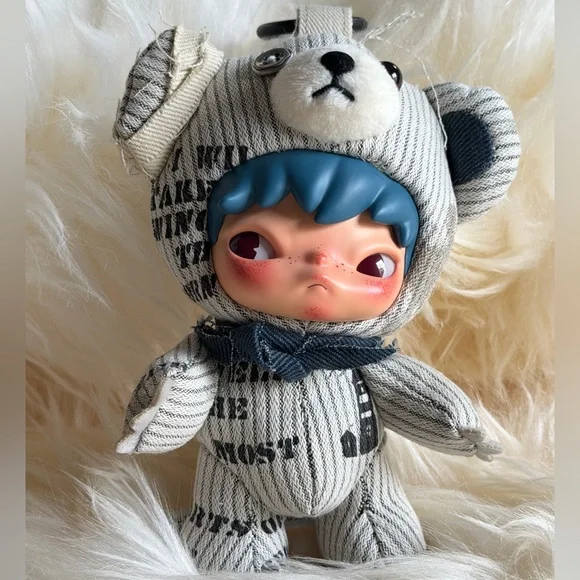 NIB Popmart Hirono Freedom Island London exclusive - Picture 2 of 3